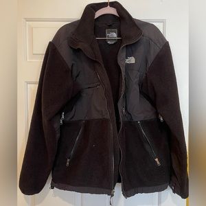 Classic North Face men’s medium black jacket